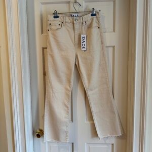 Daze Cream Flare & Wide Leg Jeans Size 29 NWT